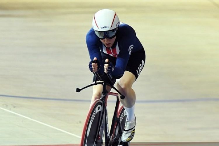 Pebalap sepeda Amerika, Kelly Catlin, meraih medali perak UCI Track Cycling World Championships di Apeldoorn, 3 Maret 2018. Kelly meninggal karena bunuh diri, Jumat 8 Maret 2019.