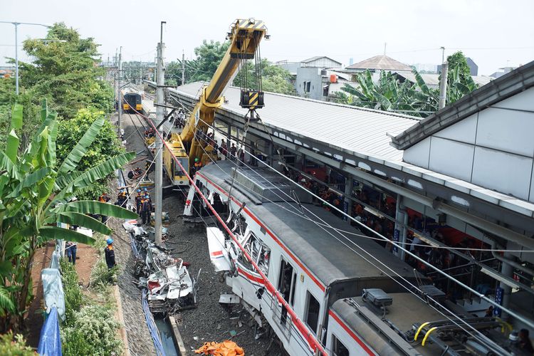 Terjepit di Gerbong, Korban Kecelakaan KRL di Bekasi Ditemukan Berkat Foto Jurnalis