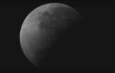 Foto atau wajah gerhana bulan sebagian pada Rabu (17/7/2019) mendekati akhir gerhana. 