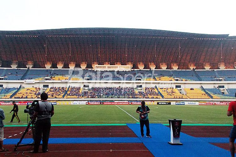 Stadion Gelora Bandung Lautan Api, Kabupaten Bandung.