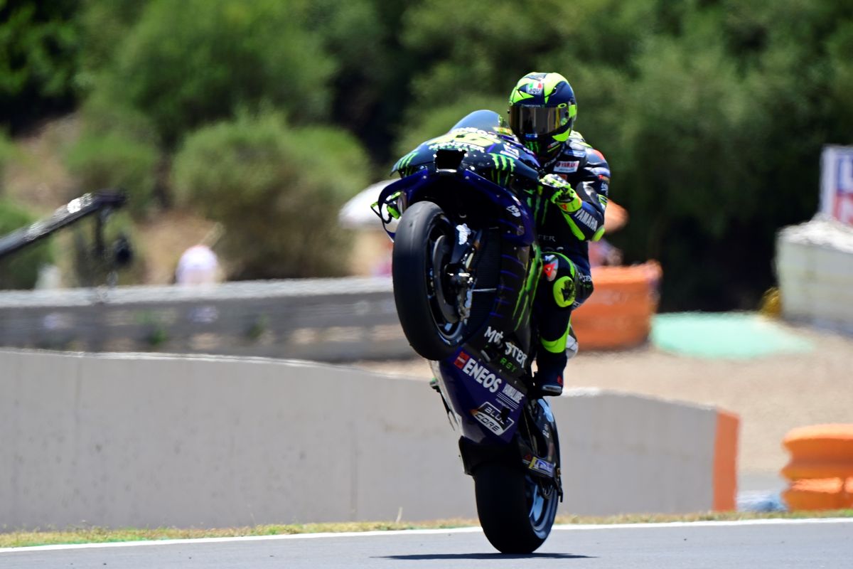 Pebalap Monster Energy Yamaha, Valentino Rossi, beraksi saat kualifikasi MotoGP Spanyol di Sirkuit Jerez, Jerez de la Frontera, Sabtu (18/7/2020).