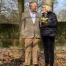 Sambut Musim Semi Pangeran Charles Bagikan Foto Mesra Bersama Camilla di Kebun Bunga