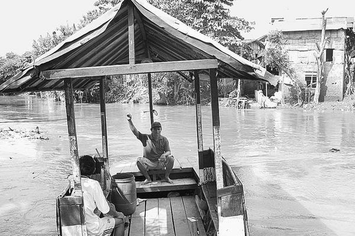 Perahu eretan di Kampung Pulo, Kampung Melayu, Jatinegara, Jakarta Timur.