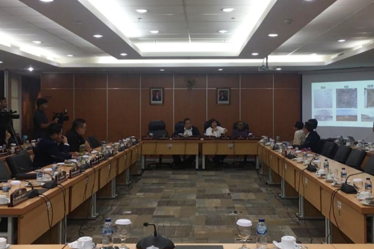 Rapat Komisi D DPRD DKI Jakarta dengan Pemprov DKI Jakarta terkait revitalisasi kawasan Monas di Gedung DPRD DKI Jakarta, Rabu (22/1/2020).