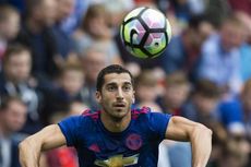 Man United Tumbang, Mourinho Kecam Mkhitaryan 