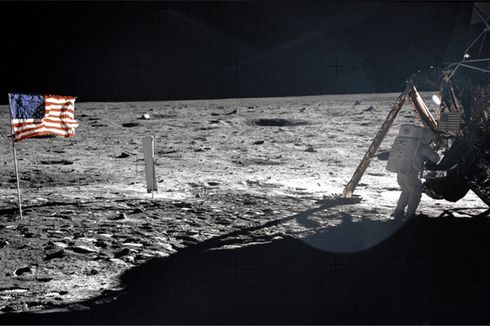 Tak Ada Toilet di Misi Apollo, Begini Cara Neil Armstrong Buang Hajat