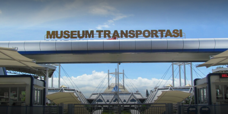 Halaman Depan Museum Transportasi di TMII