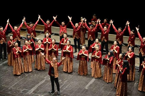 Bangga, Paduan Suara UNS Raih 8 Penghargaan Internasional di Italia 