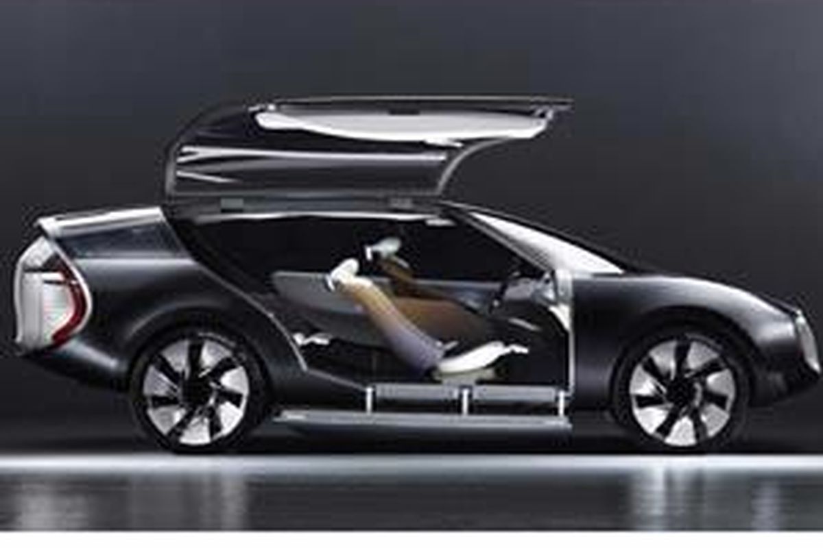 Pintu membuka ke atas, sperti kupu-kupu terbang, untuk memudahkan masuk ke interior