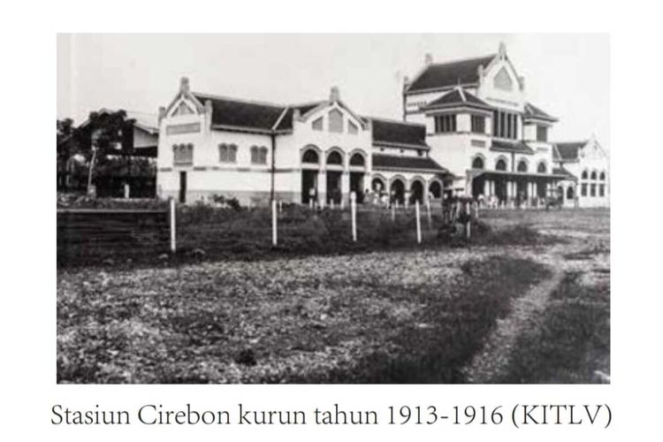 Foto Stasiun Cirebon Kejaksan pada kurun waktu tahun 1913 - 1916, berdasarkan Dokumentasi Unit Heritage PT KAI, yang diterima Kompas.com melalui Manager Humas Daop III Cirebon, Ayep Hanapi, pada Sabtu (27/1/2023)