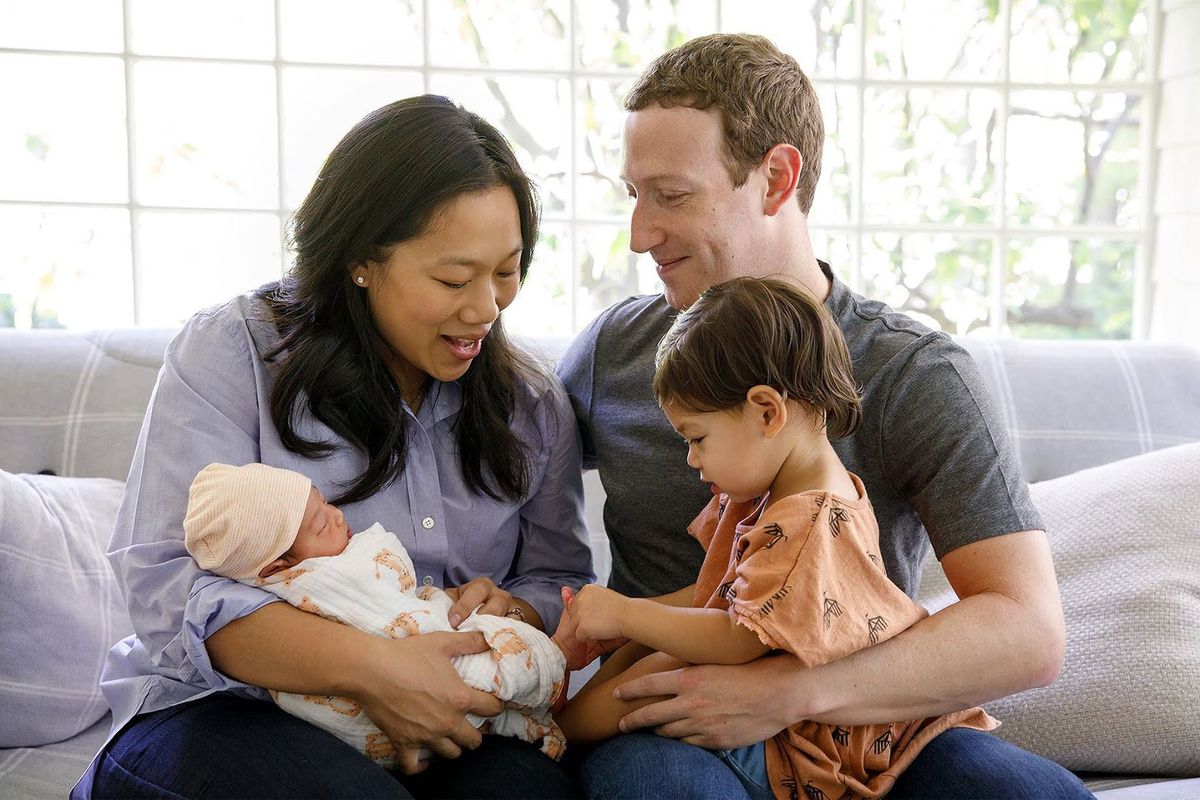 August Zuckerberg, Priscilla Chan, Mark Zuckerberg, dan Max Zuckerberg.
