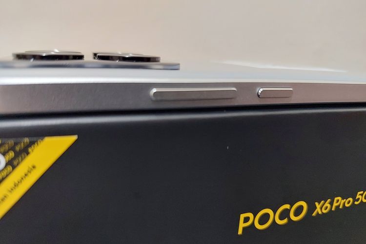 Bagian kanan Poco X6 Pro 5G