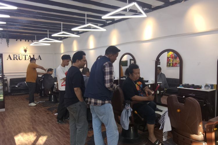 Bupati Gowa Tersangka Korupsi, Warga Cukur Gundul dan Sembelih Ternak