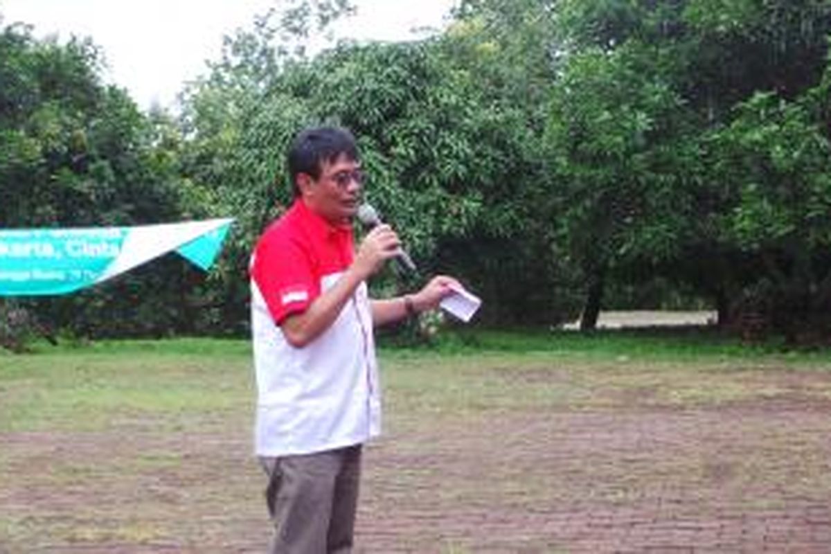 Wakil Gubernur DKI Jakarta Djarot Saiful Hidayat saat memberikan sambutan di hutan kota Sangga Bhuana, Pesanggrahan, Jakarta Selatan, Minggu (28/12/2014).