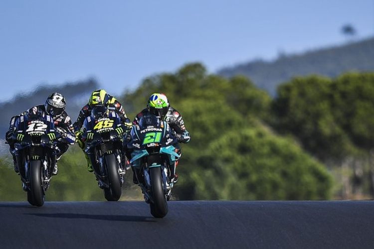 Para pebalap Yamaha mengeluhkan performa M1 2020 yang tidak kompetitif. (Photo by PATRICIA DE MELO MOREIRA / AFP)