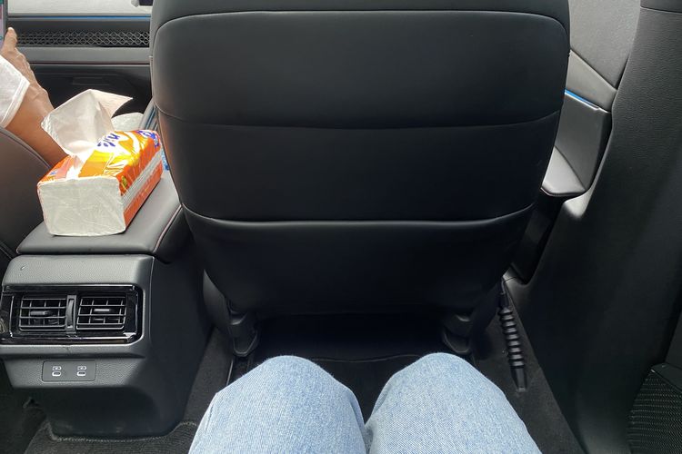 Ruang kaki Honda Accord RS Hybrid
