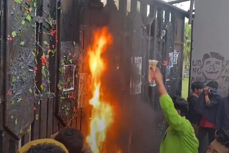 Ratusan Mahasiswa di Kaltim Demo Tolak UU TNI, Tentang Keterlibatan Militer dalam Jabatan Sipil