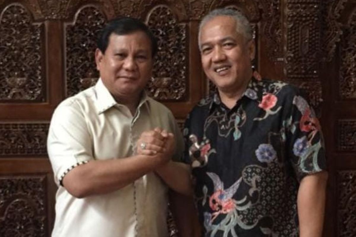 Presiden RI Prabowo Subianto dan Ketua DPD Gerindra Jawa Barat, saat bertemu di Hambalang, Bogor, Jawa Barat, Minggu (27/10/2024).