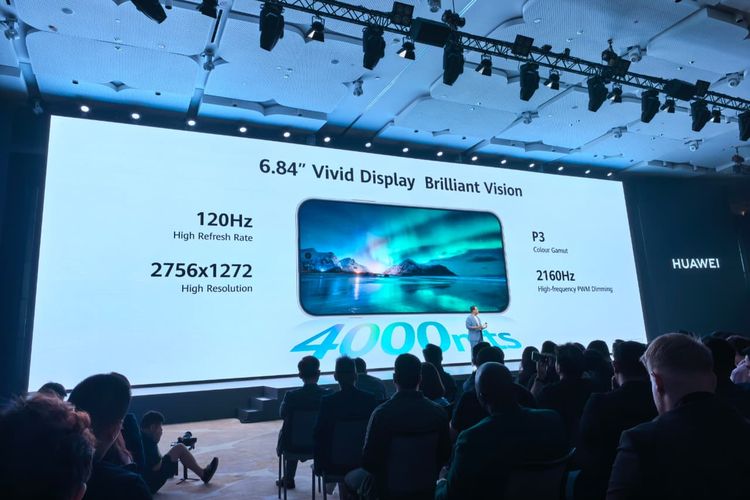 Huawei Nova 15 Max tampil dengan layar AMOLED berukuran 6,84 inci. Bezel ponsel ini tampak tipis, berukuran 1,5 mm sehingga tampilannya didominasi oleh layar.
