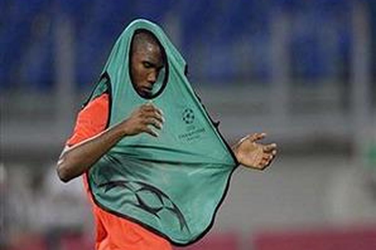 Striker baru Inter Milan, Samuel Etoo.