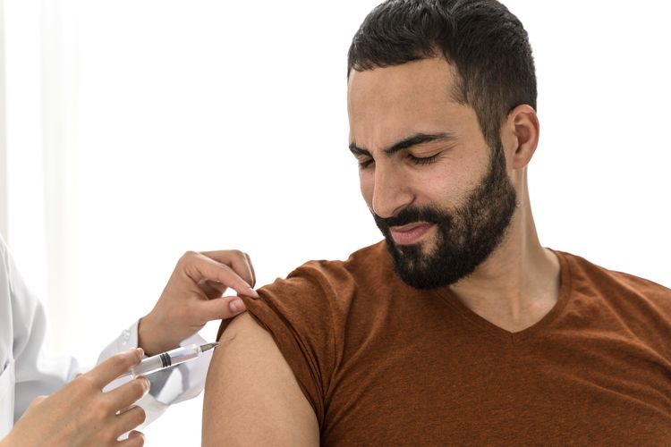 Ilustrasi KB suntik untuk pria.