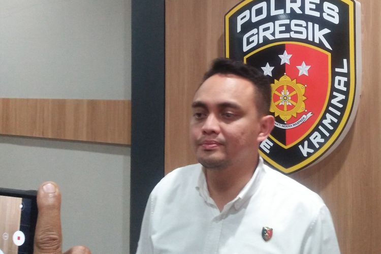 Kasatreskrim Polres Gresik AKP Aldhino Prima Wirdhan, saat memberikan keterangan kepada awak media.
