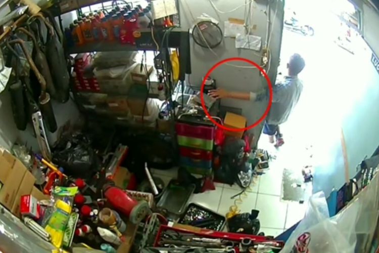 Pencuri HP di bengkel sepeda motor kawasan Tambora, Jakarta Barat