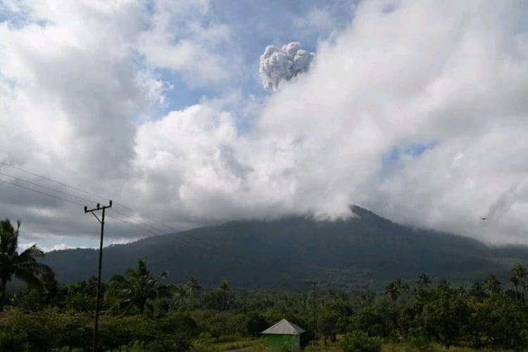 Gunung Lewotobi Laki-laki meletus pada Rabu (5/6/2024) pagi