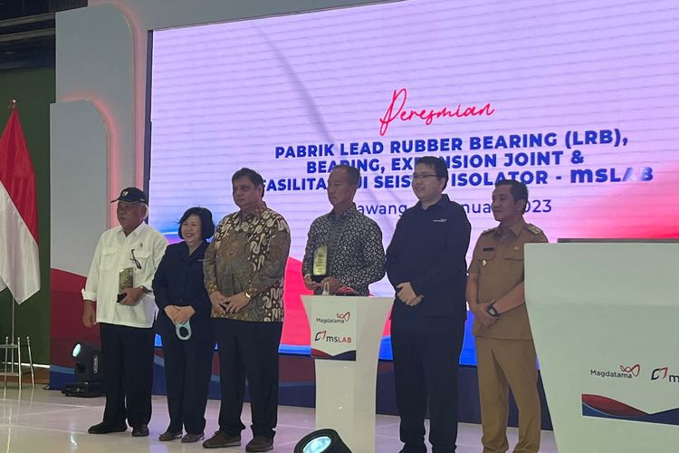 Peresmian pabrik Lead Rubber Bearing (LRB) di KIIC, Jawa Barat, Senin (30/1/2023).