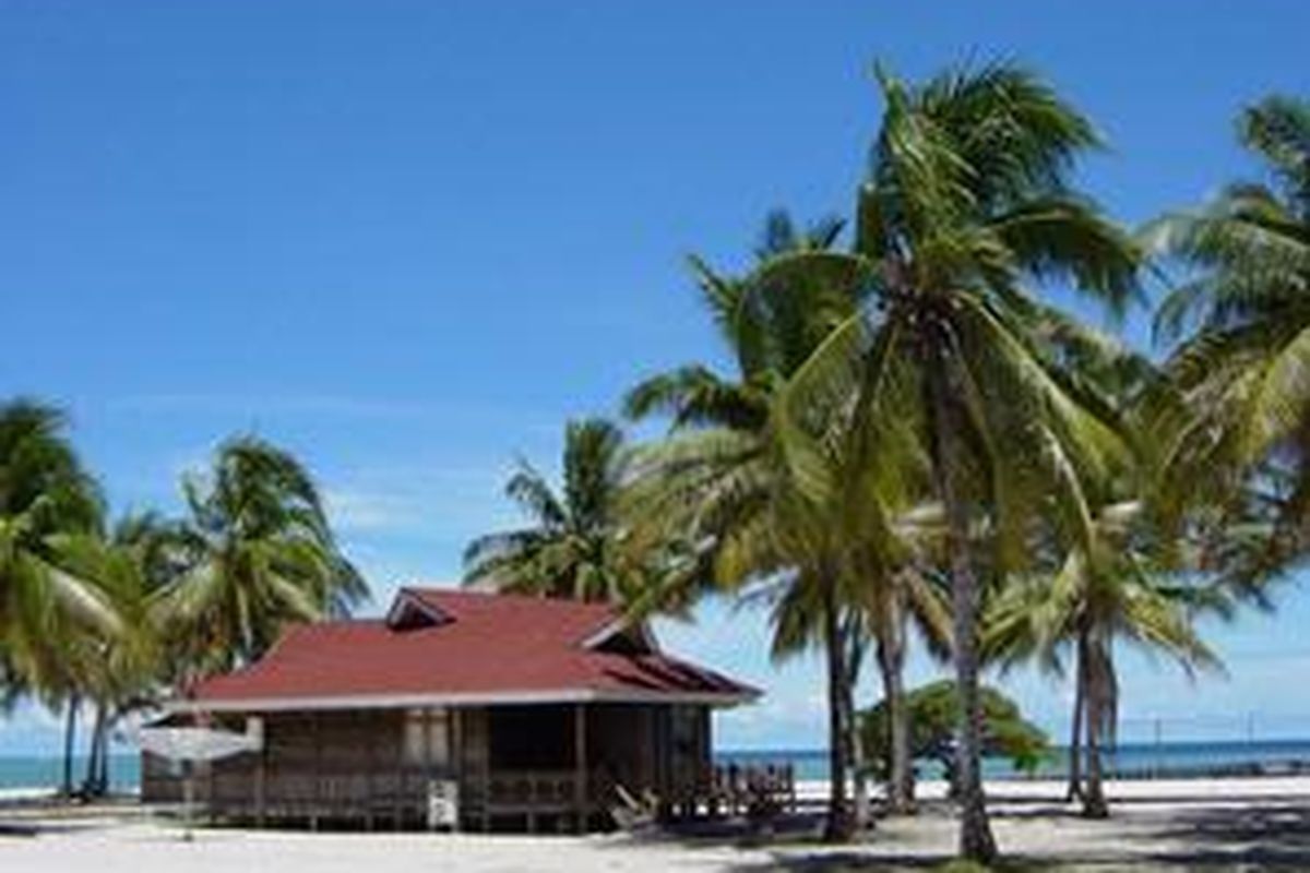 Beginilah suasana atau keelokan Kepulauan Derawan. Tanpa tebar pesona, Derawan mampu menyedot wisatawan lokal maupun asing.