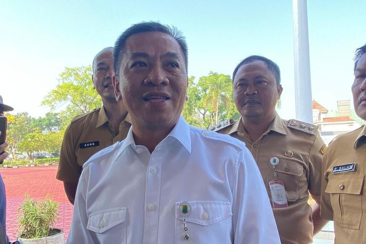 Penjelasan Bupati Karawang Soal Map di Penggeledahan Rumah Eks Kepala BGN