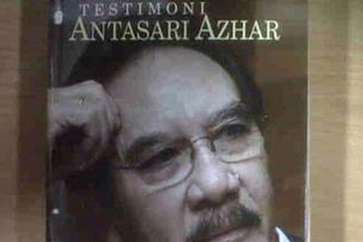 Buku berjudul Testimoni Antasari Azhar untuk Hukum dan Keadilan. 