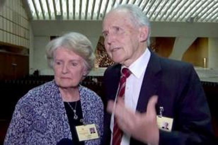 Pasangan Ron dan Mavis Pirola sudah menikah selama 55 tahun dan menceritakan kehidupan rumah tangga serta seksual mereka di hadapan Paus Fransiskus dan 180 orang uskup dalam sebuah pertemuan di Vatikan.