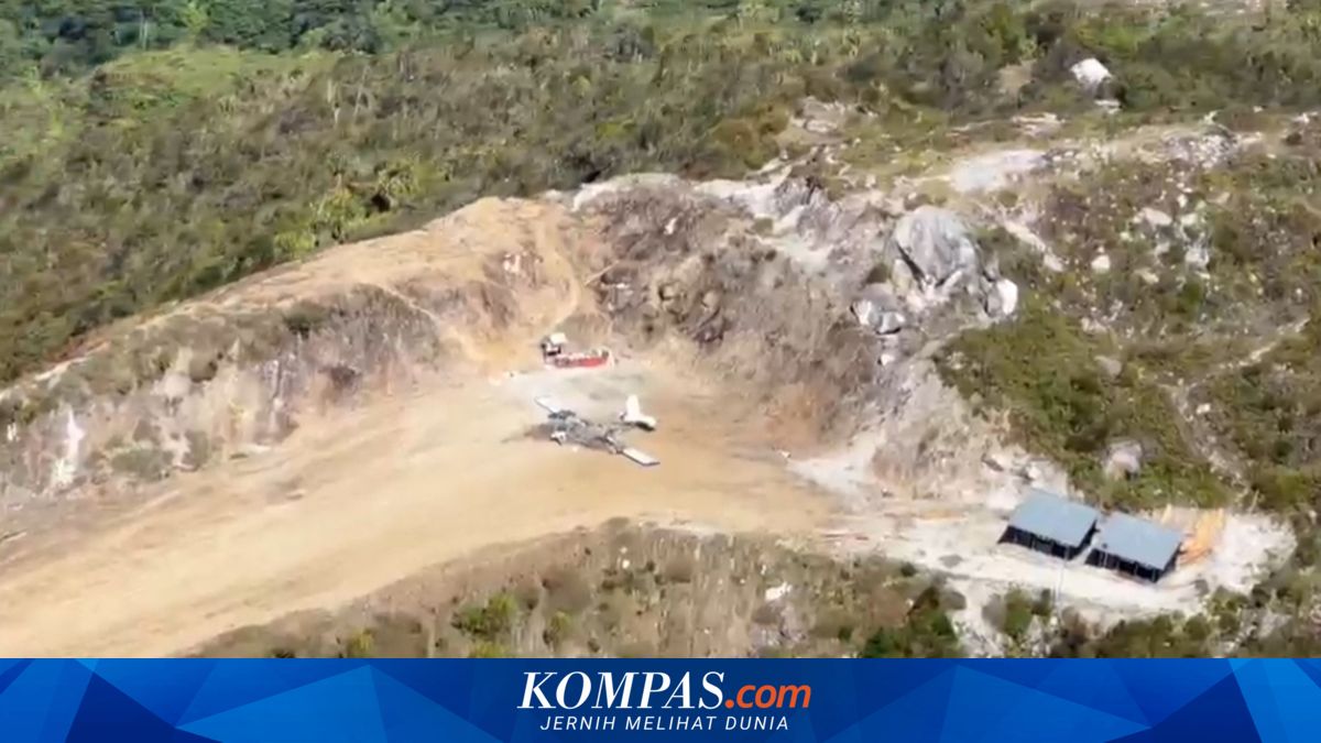 Penampakan Pesawat AMA yang Diduga Dibakar KKB di Yahukimo