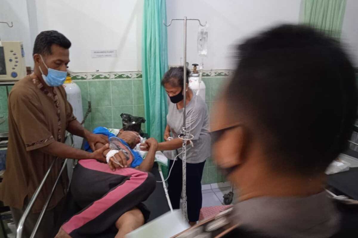 Seorang pejalan kaki tertabrak pengendara sepeda motor di Jalan Kenteng – Brosot tepatnya di Pedukuhan Belik, Kalurahan Demangrejo, Kapanewon Sentolo, Kabupaten Kulon Progo. Korban dan pengendara motor sama-sama dilarikan ke rumah sakit. Pejalan kaki tewas di rumah sakit.