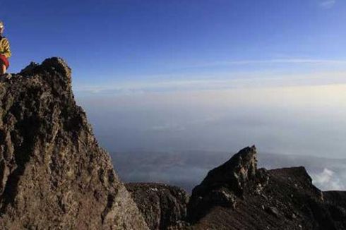 Gunung Agung Siaga, Warga Mulai Mengungsi Mandiri