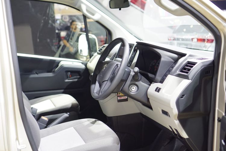 Hiace terbaru hadir di GIIAS 2019