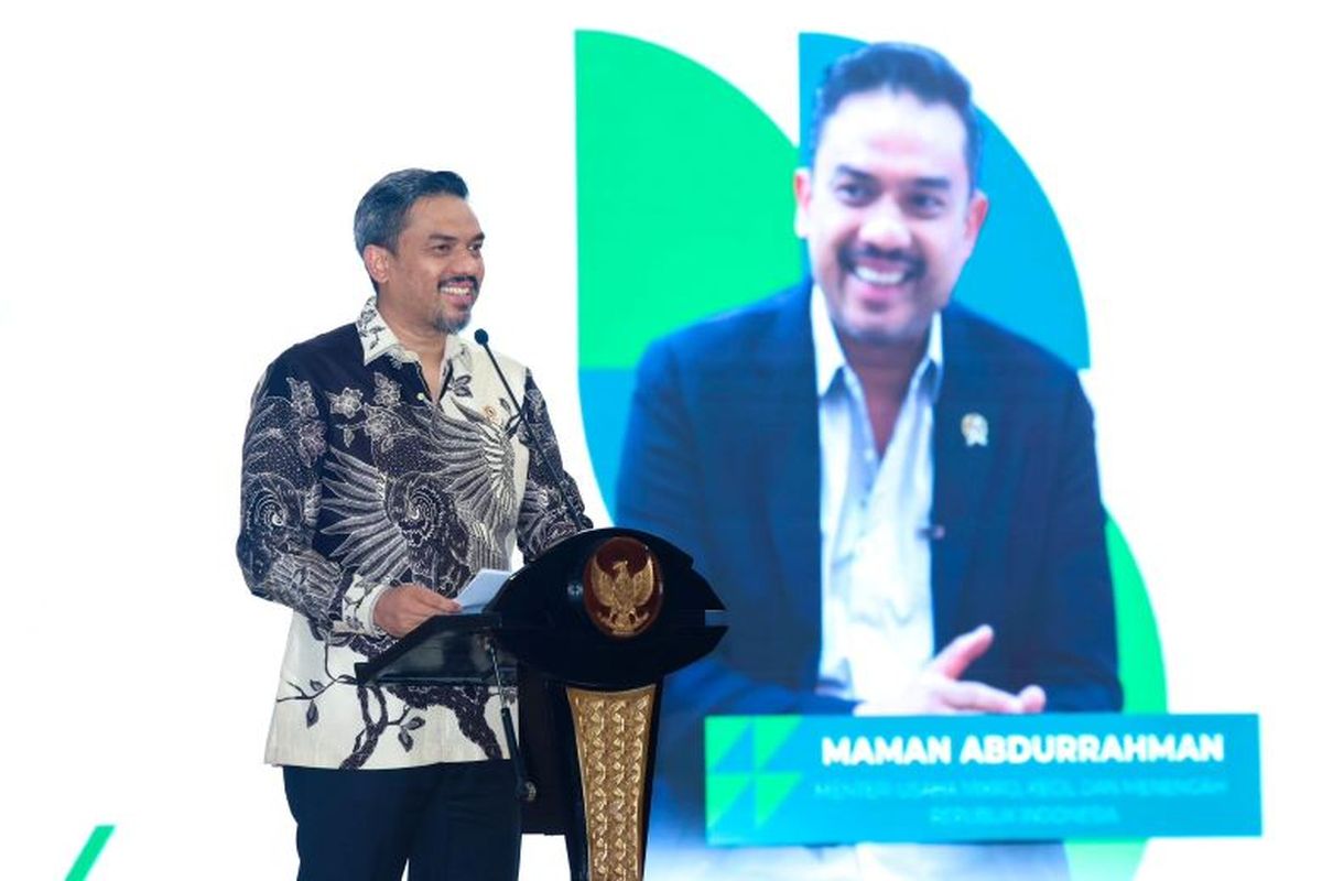 Menteri UMKM Maman Abdurrahman saat memberi sambutan pada acara Startup Investment Forum di Jakarta, Selasa (10/12/2024).