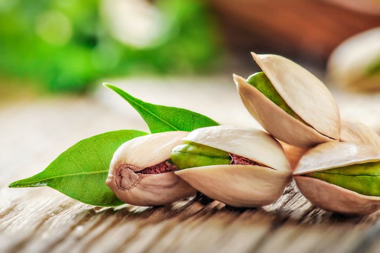 Kacang pistachio adalah salah satu pilihan makanan untuk memenuhi angka kebutuhan vitamin B6. 