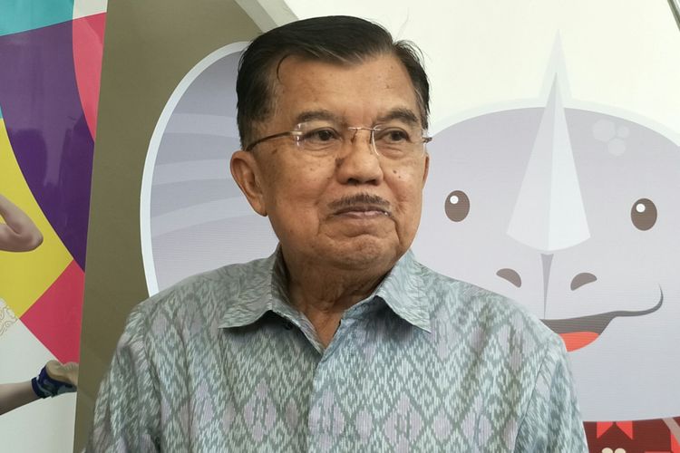 Wakil Presiden RI Jusuf Kalla ketika memberikan keterangan kepada awak media di Kantor Wakil Presiden RI, Jakarta, Selasa (22/5/2018).