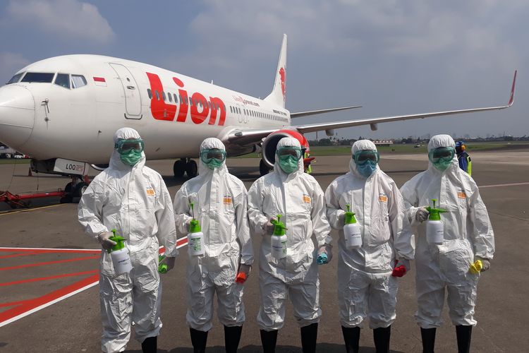 Sterilisasi Pesawat Lion Air