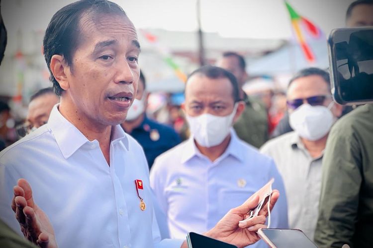 Presiden Joko Widodo menyebutkan harga BBM subsidi Pertalite-Solar resmi naik mulai 3 September 2022 mulai pukul 14.30 WIB, hal itu merupakan keputusan sulit dan pilihan terakhir. 