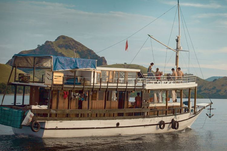 Wisata bahari di Labuan Bajo, Kabupaten Manggarai Barat, Nusa Tenggara Timur, Minggu (16/7/2017).