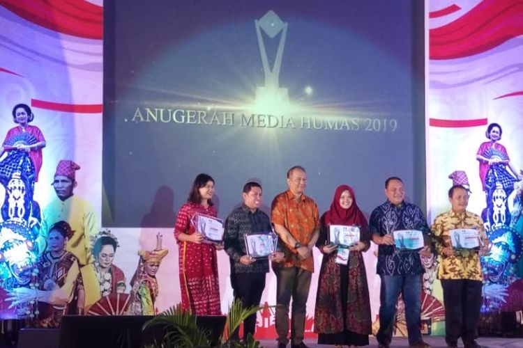 Kota Surabaya berhail menyabet gelar juara umum dalam acara Anugrah Media Humas (AMH) 2019 yang digelar di Pangkal Pinang, Kepulauan Bangka Belitung, Jumat (25/10/2019).