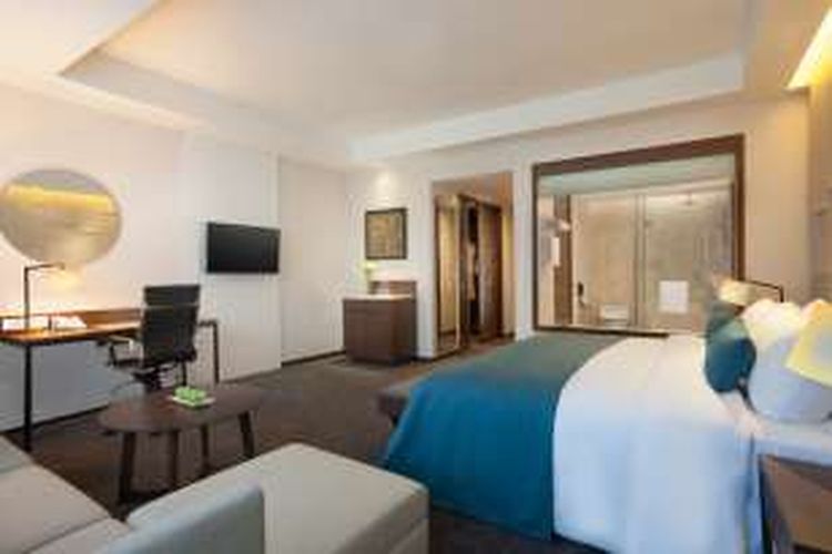 Kamar junior suite Crowne Plaza Bandung