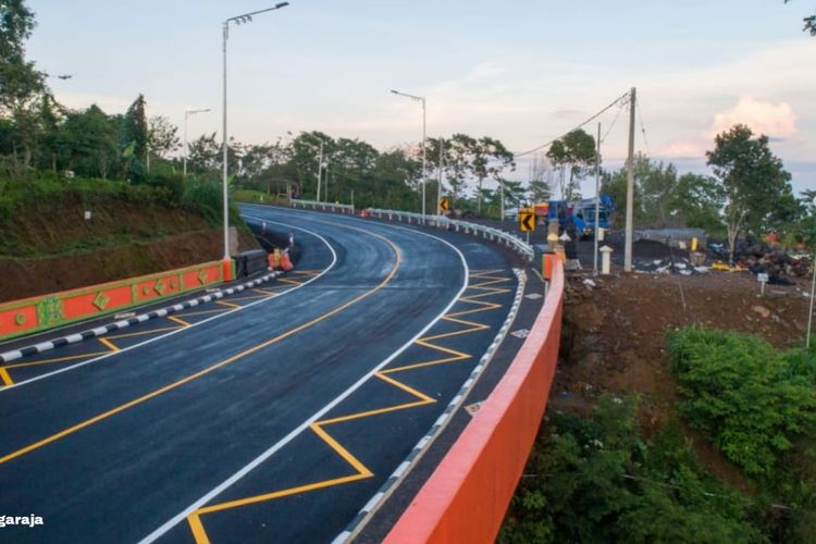 Jalan Pintas Mengwitani-Singaraja Pangkas 15 Tikungan dan Kemiringan 15 Derajat