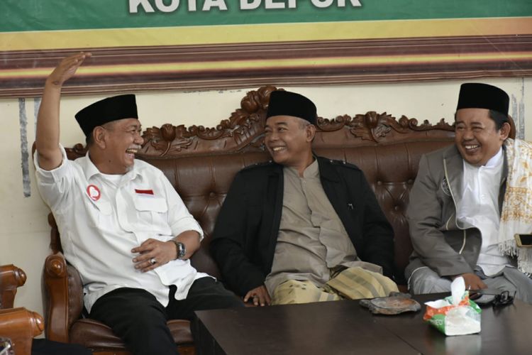 Calon Gubernur Jawa Barat nomor urut 4 Deddy Mizwar mengunjungi kantor Pengurus Cabang Nahdlatul Ulama (PCNU) Kota Depok, Minggu (20/5/2018).