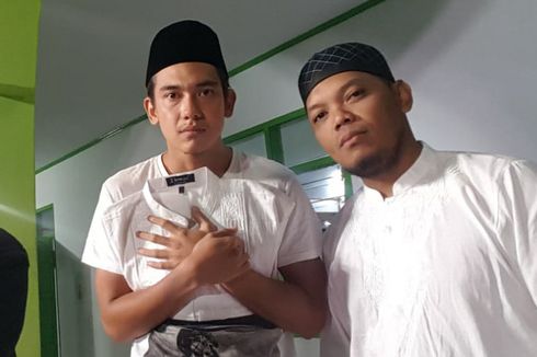 Adipati Dolken Belajar di SLB demi Film Namamu Kata Pertamaku