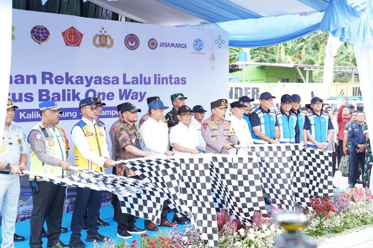 Kapolri Buka One Way Nasional di GT Kalikangkung, Urai Puncak Arus Balik 2026