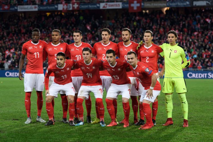 Skuad timnas Swiss saat menghadapi Irlandia Utara pada play-off, 12 November 2018.
